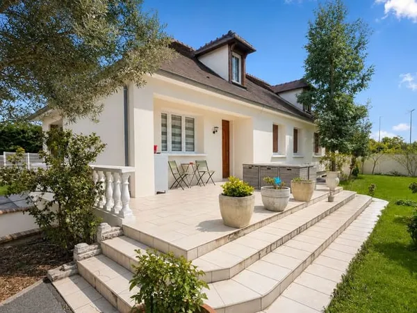 Maison 9 pièces 210 m²