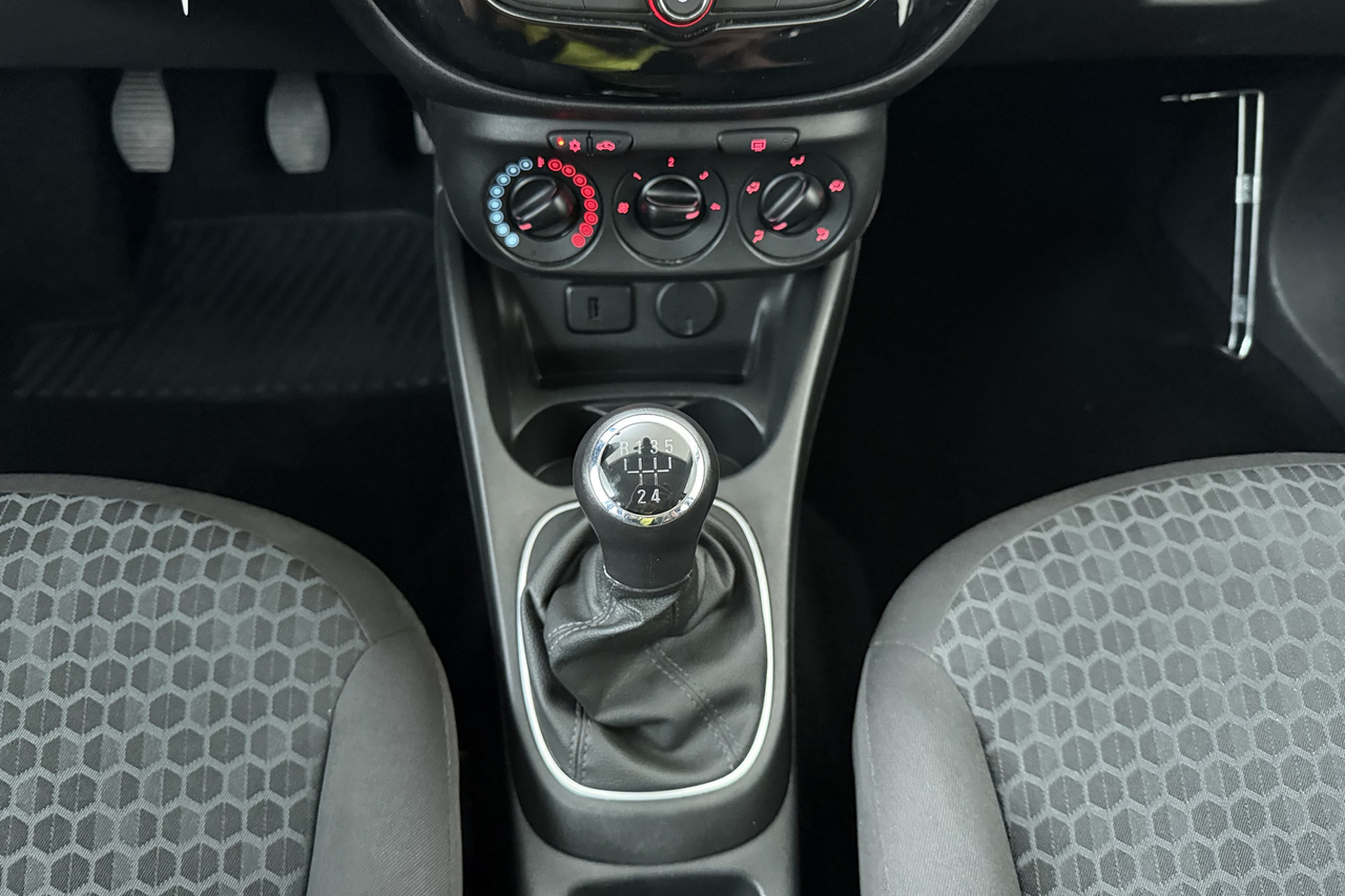 Opel Corsa — photo 12