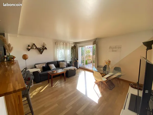 3 pièces meublé 64 m² - terrasse 14 m² - parking - dispo dès le 24 octobre 2026