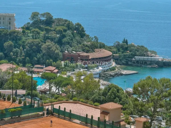 A VENDRE PENTHOUSE VILLA à la frontière de Monaco vue mer panoramic