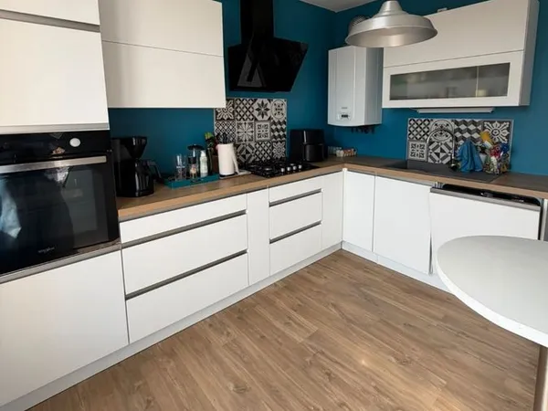 Appartement T3 de 65m² - Très bien situé à Vichy (Gare / Hôpital) + Parking & Balcons