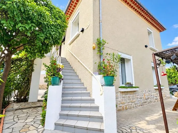 Maison 8 pièces 140 m²