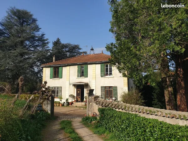 Maison 10 pièces 240 m²