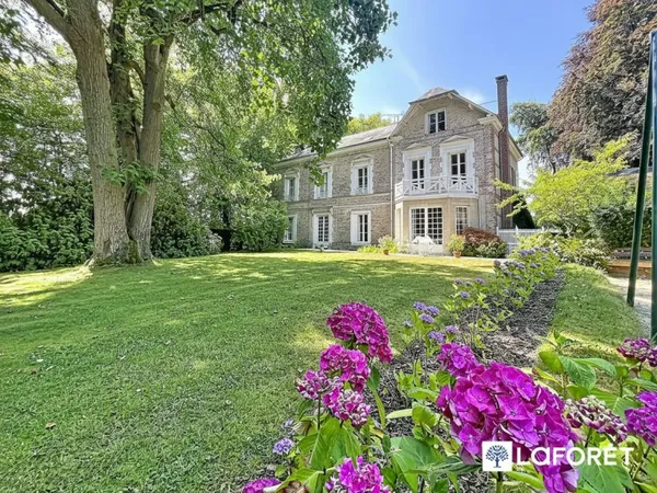 Maison 18 pièces 530 m²