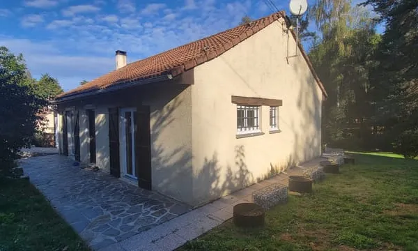 Maison individuelle meublée 2 chambres Beynat lac de Miel
