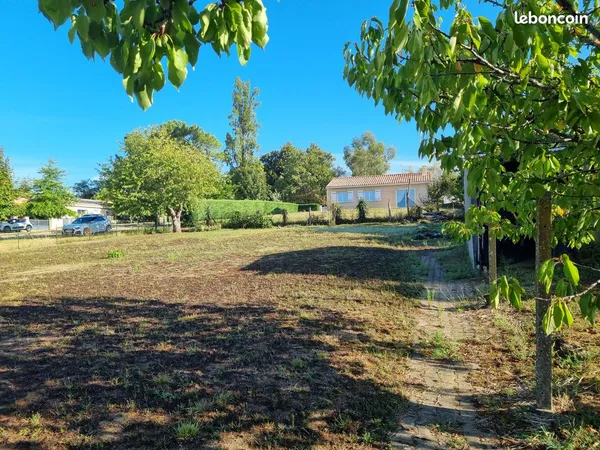 Terrain constructible à vendre