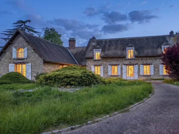 Propriété de caractère, propriété de caractère en pierre