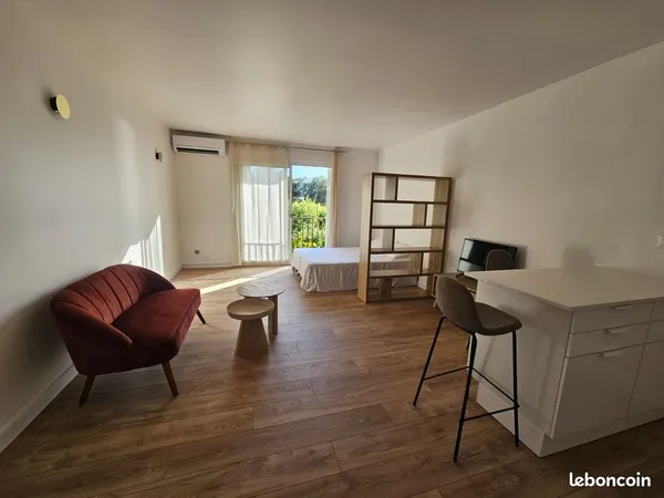 Studio à l'année