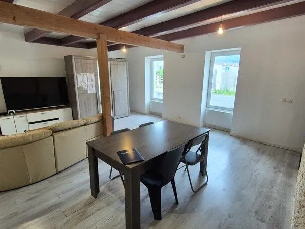 Maison en pierre de 4 pièces principales