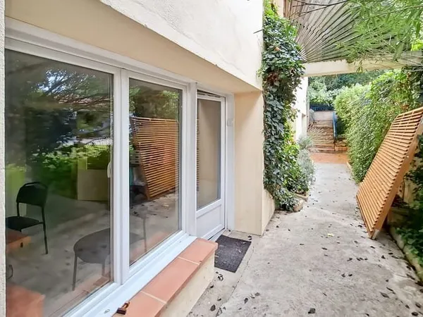 Local 4 pièces 170 m²