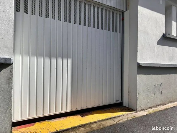 Parking/Garage/Box
