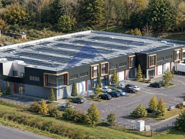 Local d'activité 2438 m²