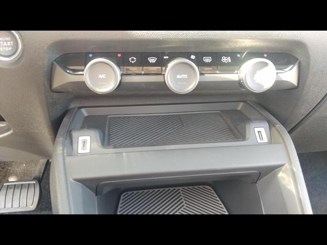 Citroën C4 X puretech 130ch s&s shine eat8 — photo 28