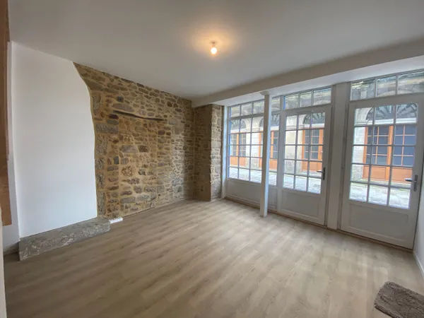 Maison de ville hyper centre Dinan 5 pièces