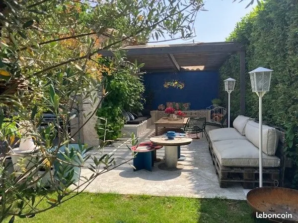 T5 de 120m2 avec Jardin, garage, dépendances