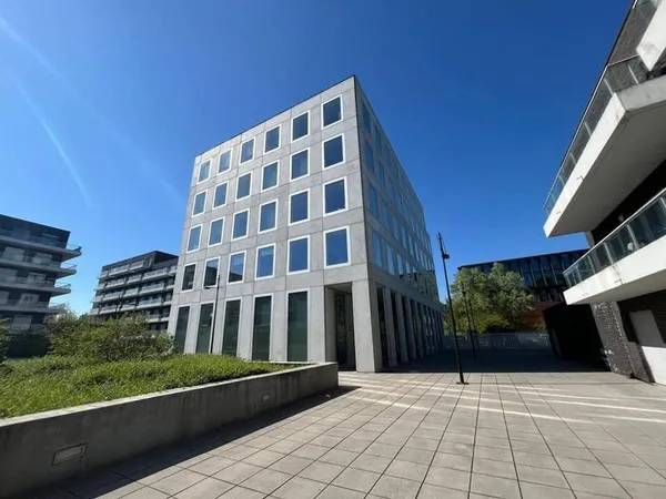 Bureaux 749 m²
