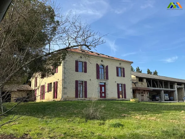 Maison 14 pièces 397 m²