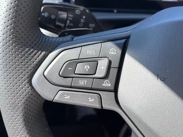 Volkswagen T-Roc 1.5 etsi evo2 hybrid 150 ch dsg7 — photo 17