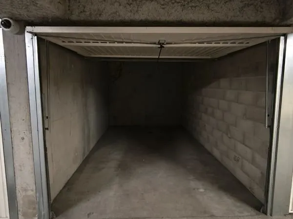 A louer garage fermé en s/sol avec vidéo surveillance