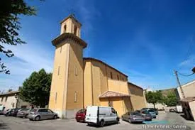 CALAS CENTRE STUDIO RDC 32 M2 STATIONNEMENT FACILE