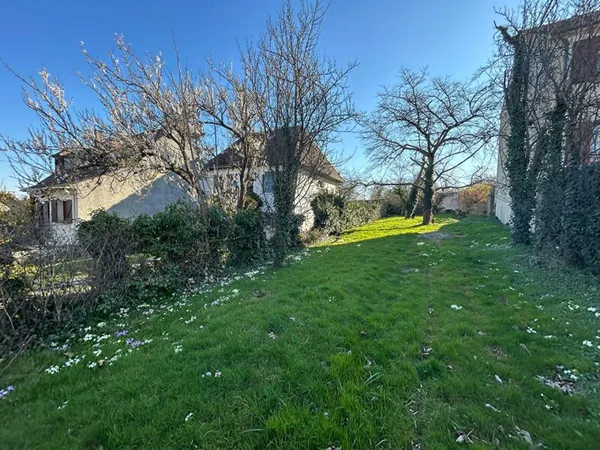 Terrain Noisy Le Grand 360 m2
