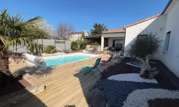 Maison de plain-pied 5 pièces 137 m²