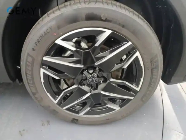 Peugeot 5008 hybrid 145 ch e-dcs6 — photo 11
