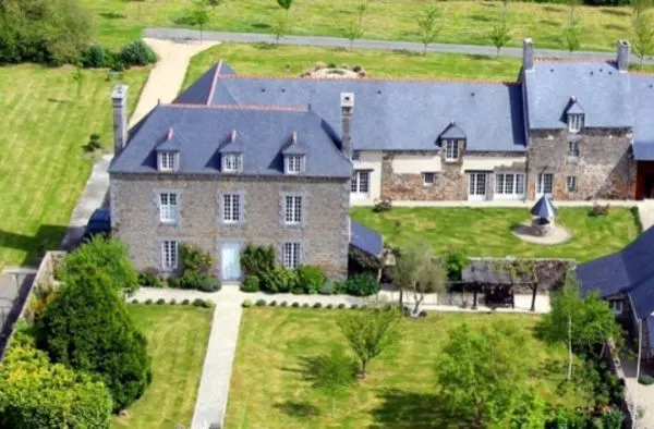 Propriété d'exception entièrement rénovée entre Saint-Malo et la baie du Mont-Saint-Michel
