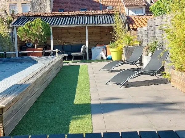 Maison contemporaine avec piscine