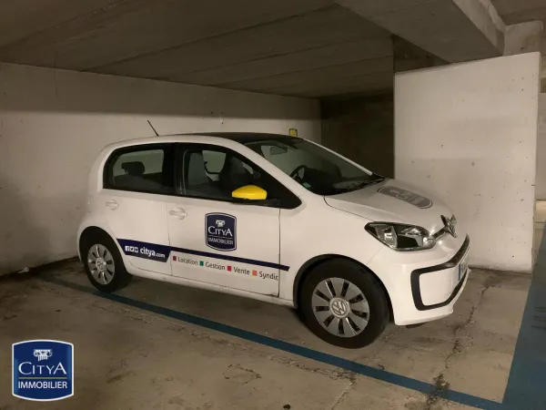 Stationnement Location Tours   52€