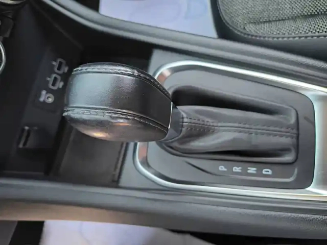 Renault Captur blue dci 115 edc — photo 15