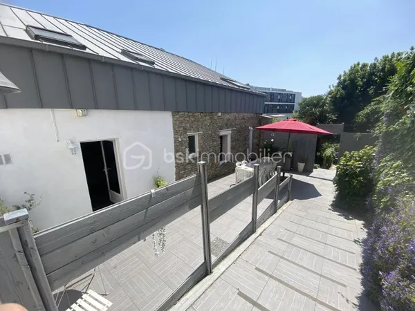 Maison 8 pièces 225 m²