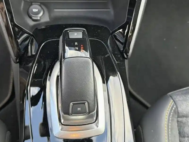 Peugeot 208 puretech 100 s&amp;s eat8 — photo 14