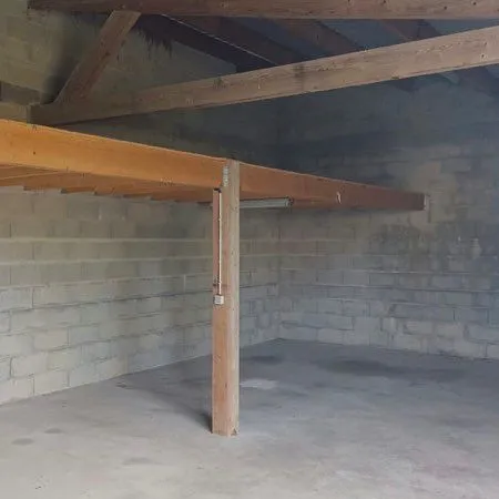 Local d’activité et entrepôt Location Cramchaban 77m² 1350€