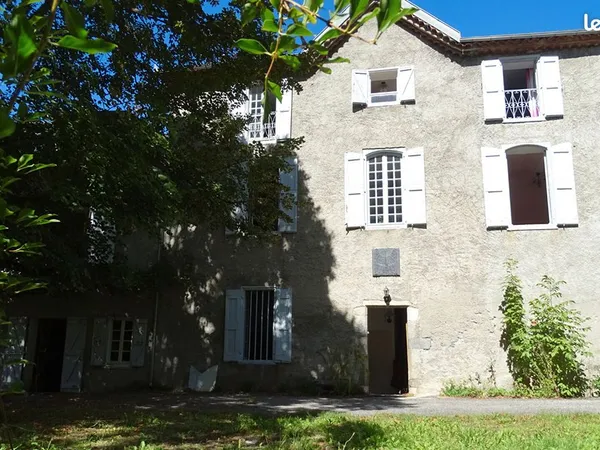 Maison 8 pièces 284 m²