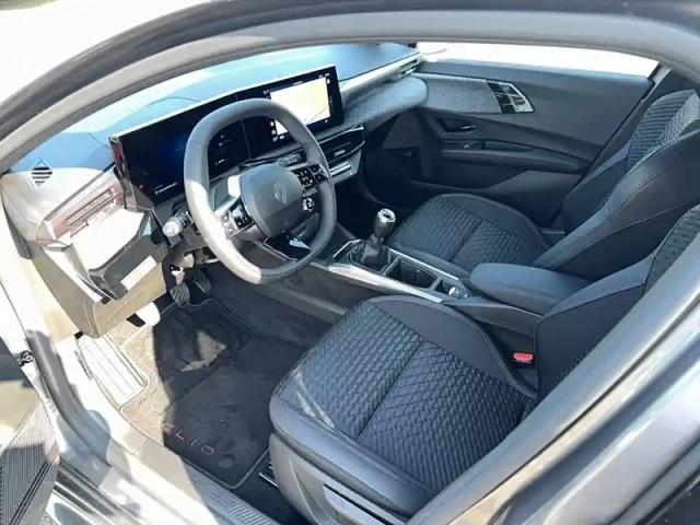 Renault Clio tce 115 ch — photo 29
