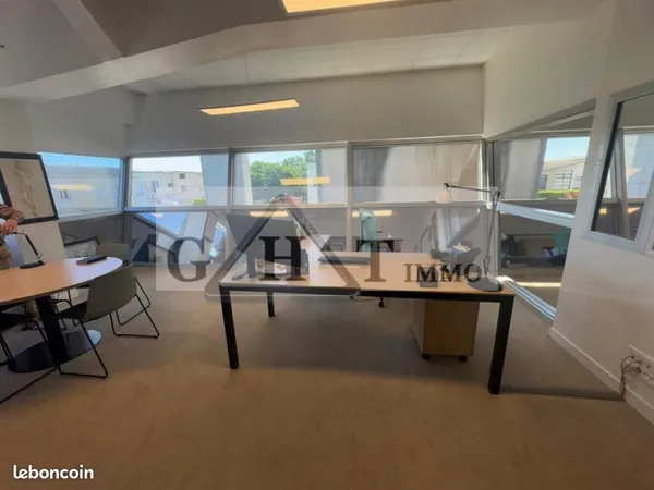 Local bureaux 960 m²