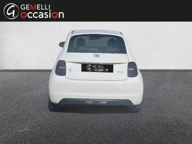 Fiat 500 e 95ch action plus berline  my22 23.8 kwh — photo 15