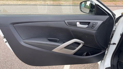 Hyundai Veloster 1.6 T-GDI 186 - Turbo – 2014 – 152392 km – Essence – Boîte Manuelle — photo 22