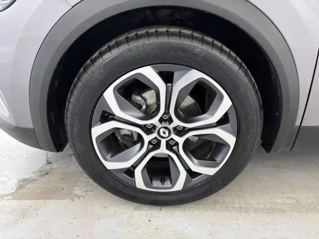 Renault Captur e-tech 145 - 21 — photo 19
