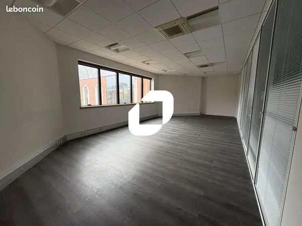 Local d'activité 2 223 m²
