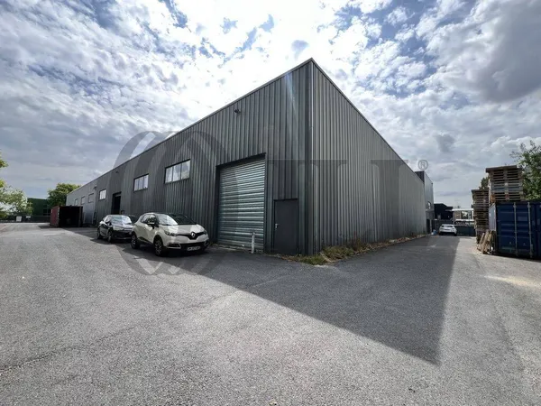 Local d'activité 1472 m²