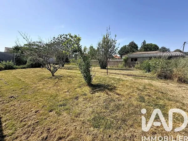 Terrain 701 m²