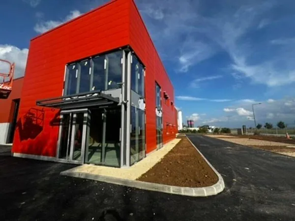 Local d'activité 2516 m²