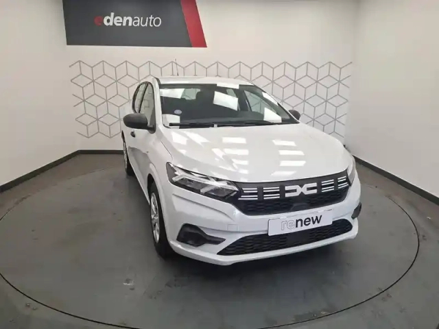Dacia Sandero sce 65 — photo 8