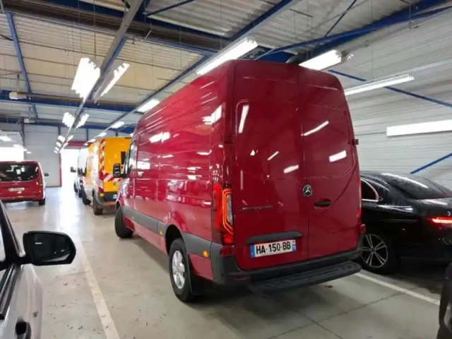 Mercedes Sprinter e 314 fourgon standard — photo 2