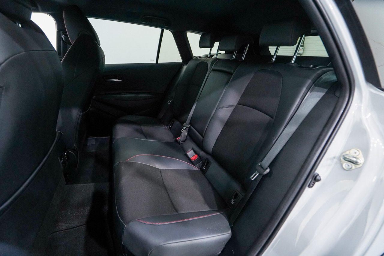 Toyota Corolla Touring Sports — photo 31
