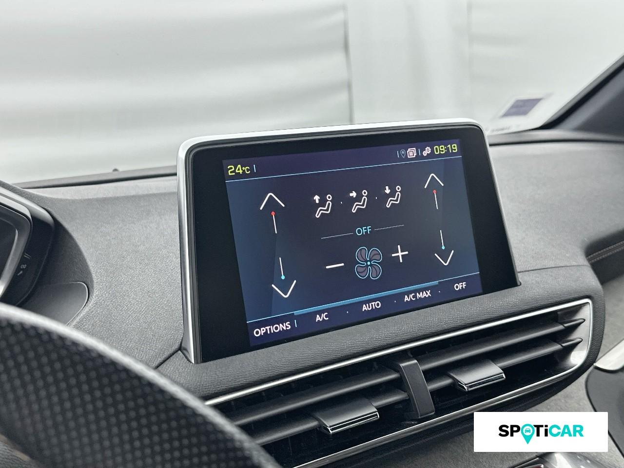 Peugeot 3008 hybrid4 300ch gt pack e-eat8 — photo 13