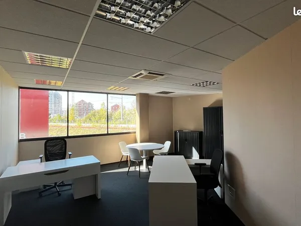 Bureaux 20 à 30 m² Bruges TOUTES CHARGES INCLUSES