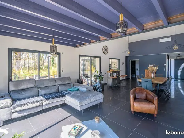 Maison 6 pièces 212 m²